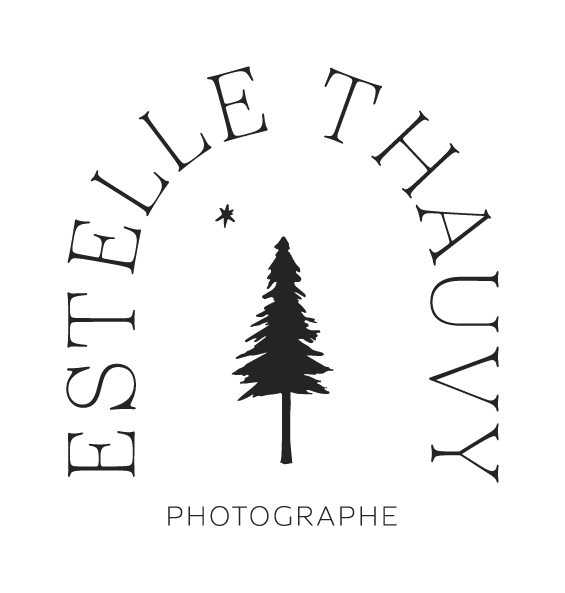 Logo Estelle Thauvy Photographie